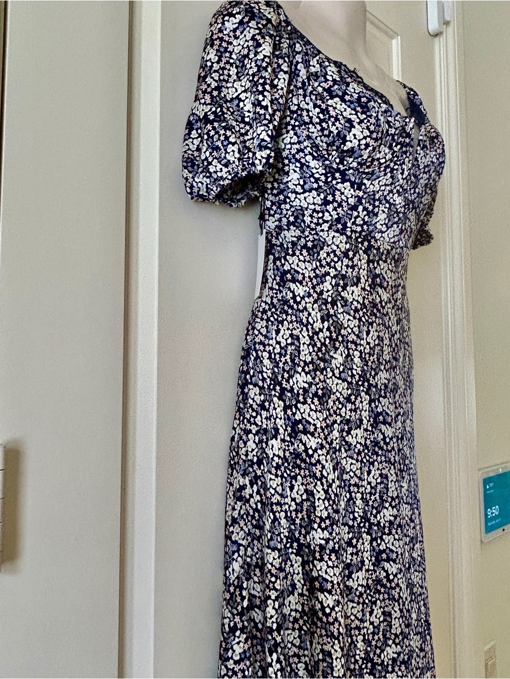 ASTR The Label Floral Puff-Sleeve Maxi Dress, Navy Ditsy Floral, Size M, NWT - Picture 5 of 10